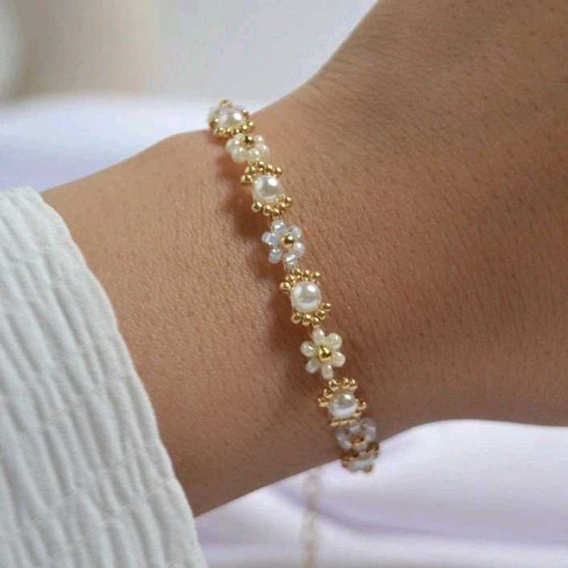 Cute Flower &amp; Pearl Beaded Bracelet