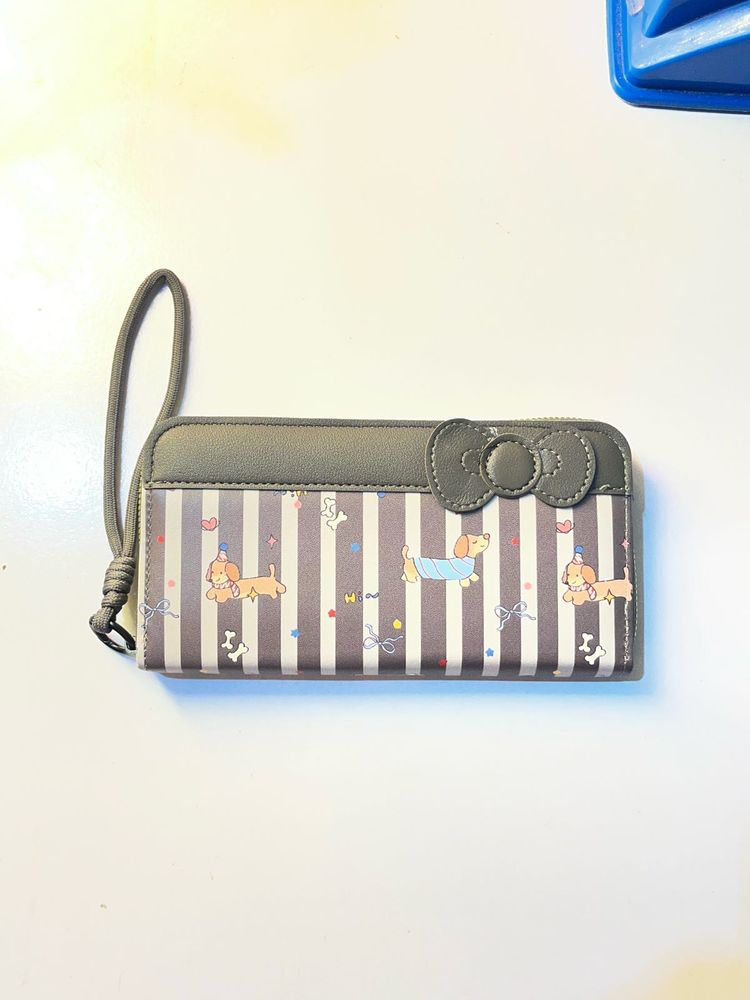 Kawai Hello Kitty wallet.