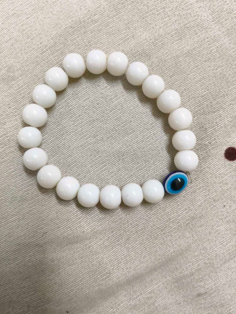 White Beaded Evil Eye Bracelet