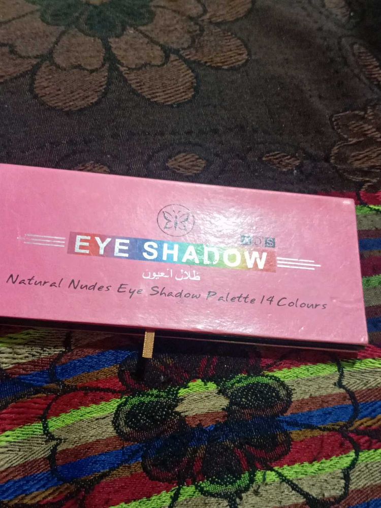 Natural Nudes Eye Shadow Palette