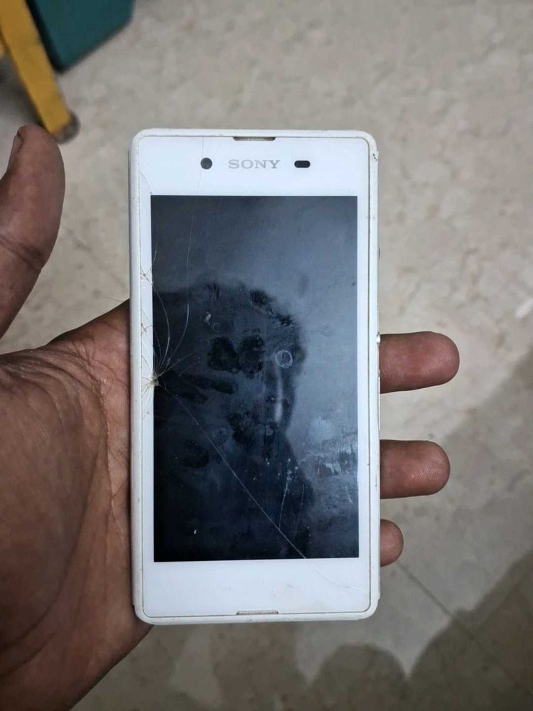 sony e3 display damage and red light blink