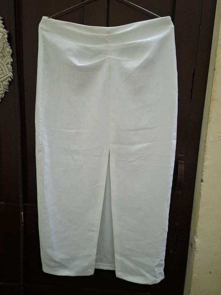 Chic White Midi Skirt with Slit