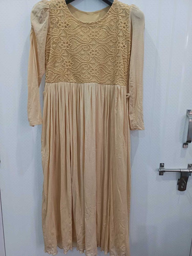 Elegant Lace Bodice Maxi Dress