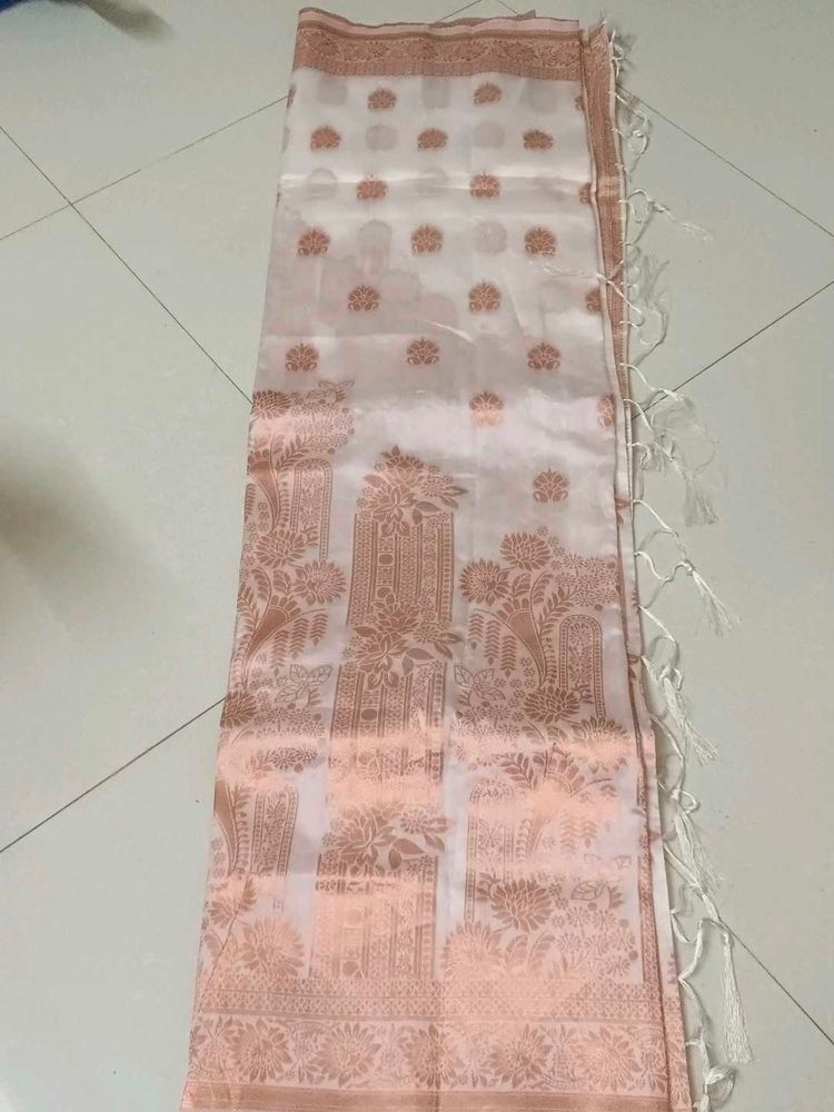 White &amp; Peach Banarasi Saree
