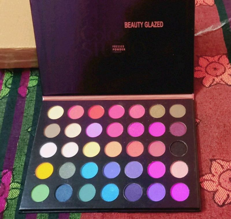 Eyeshadow Palette With 35 Different Shade
