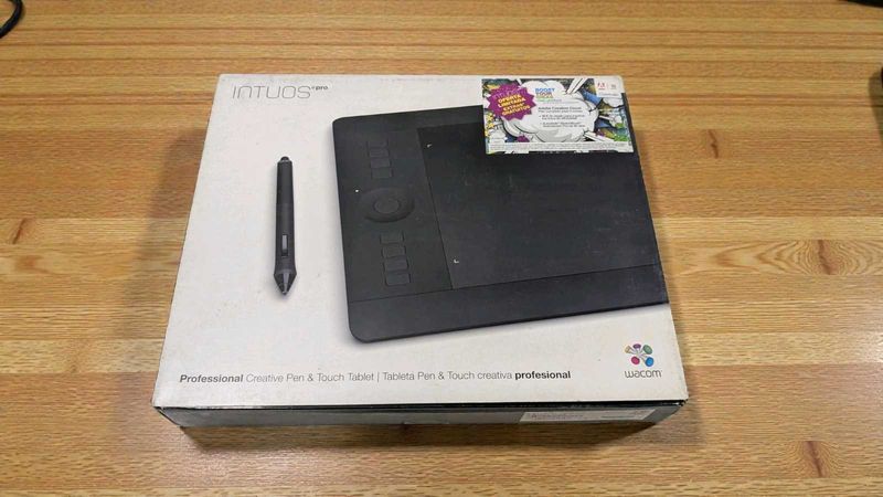 Wacom Intuos Pro Pen &amp; Touch Tablet