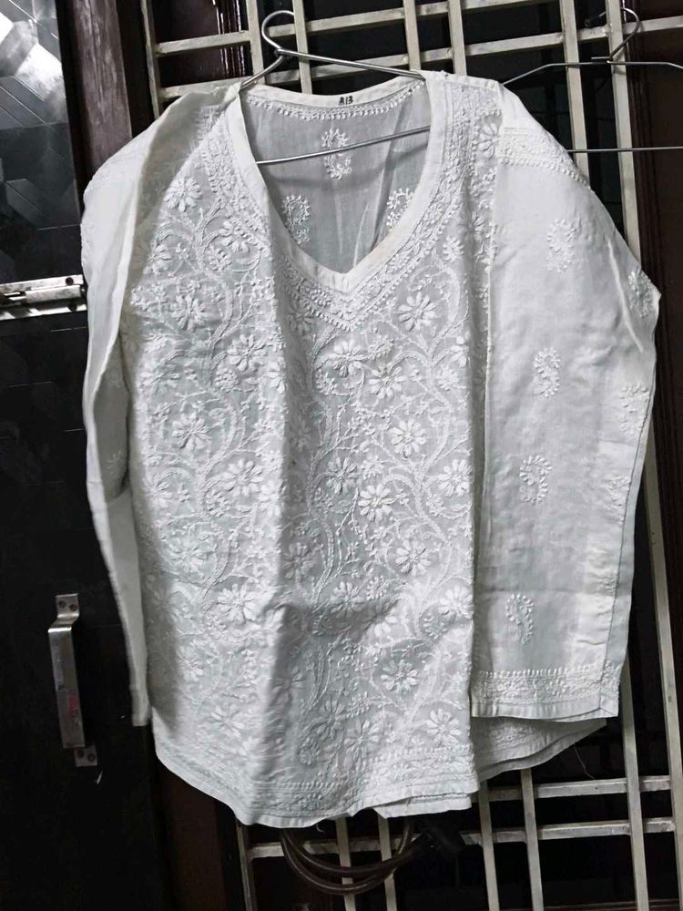 Elegant White Chikankari Kurta