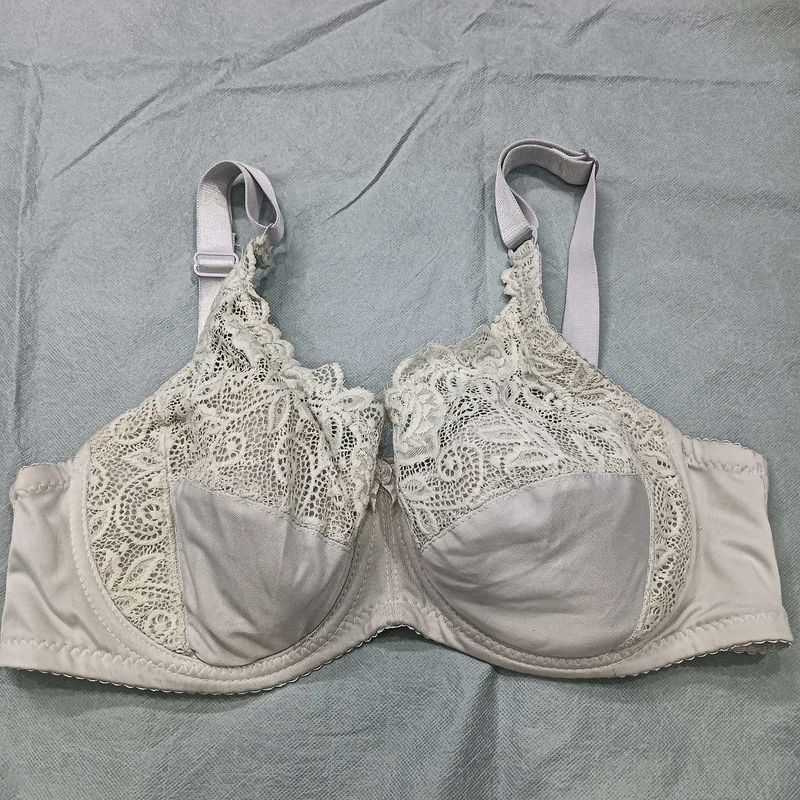 😍White Lace Bra