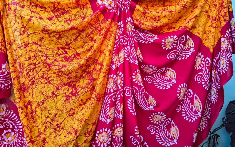 Elegant Chiffon Batik Print Saree