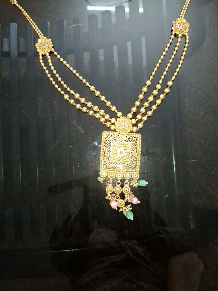 Exquisite Gold Necklace Set