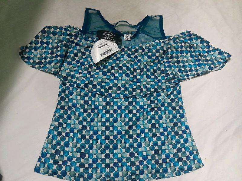 COLD SHOULDER TOP