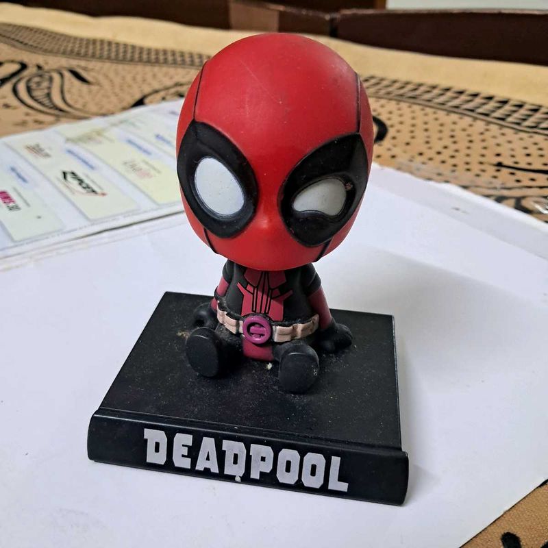 Deadpool action figure bobble head