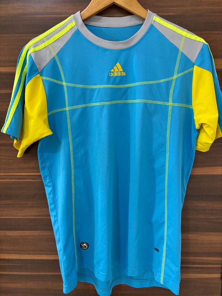Adidas T-Shirt