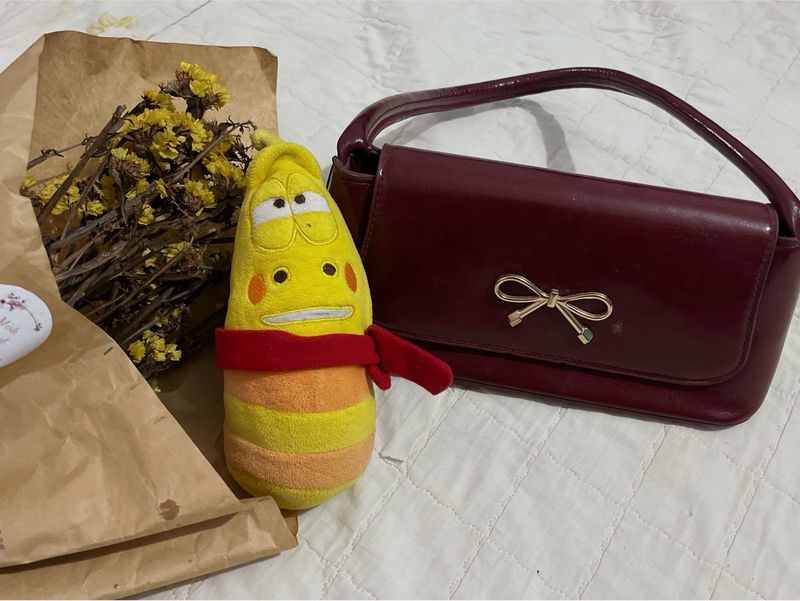 red maroon elegant hand bag