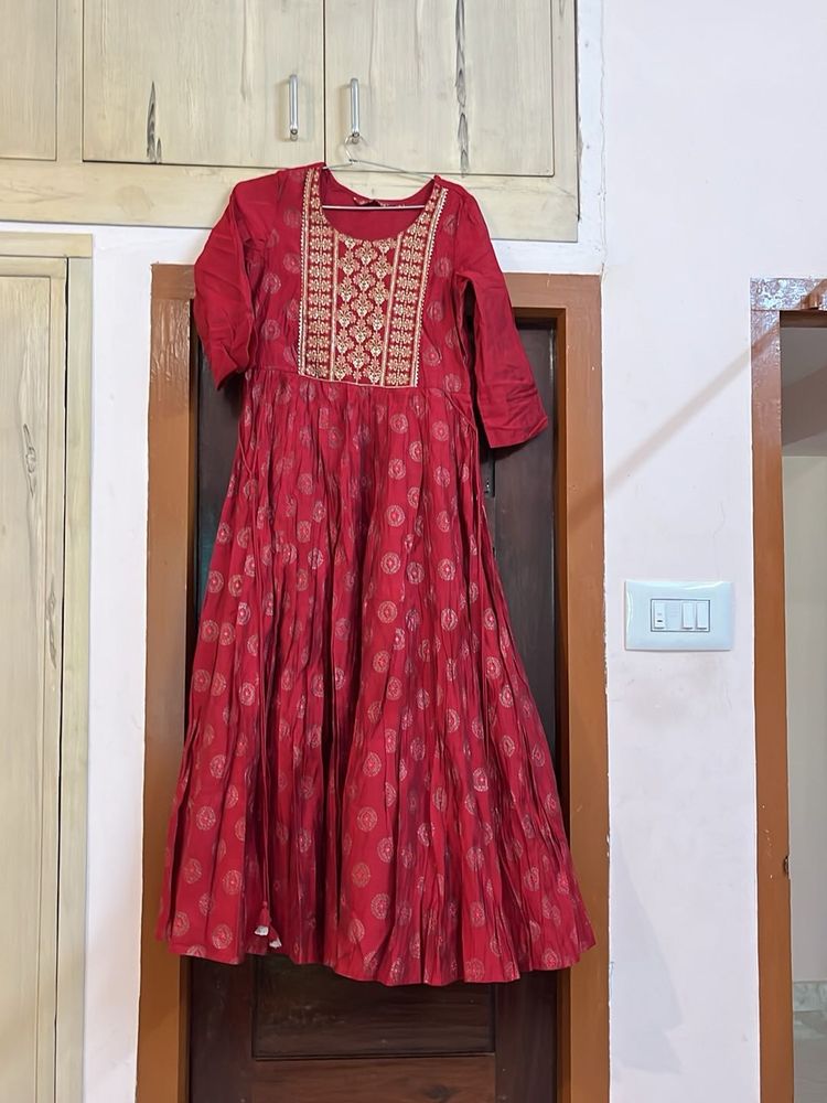 Elegant Red Kurta Set with Gold Print