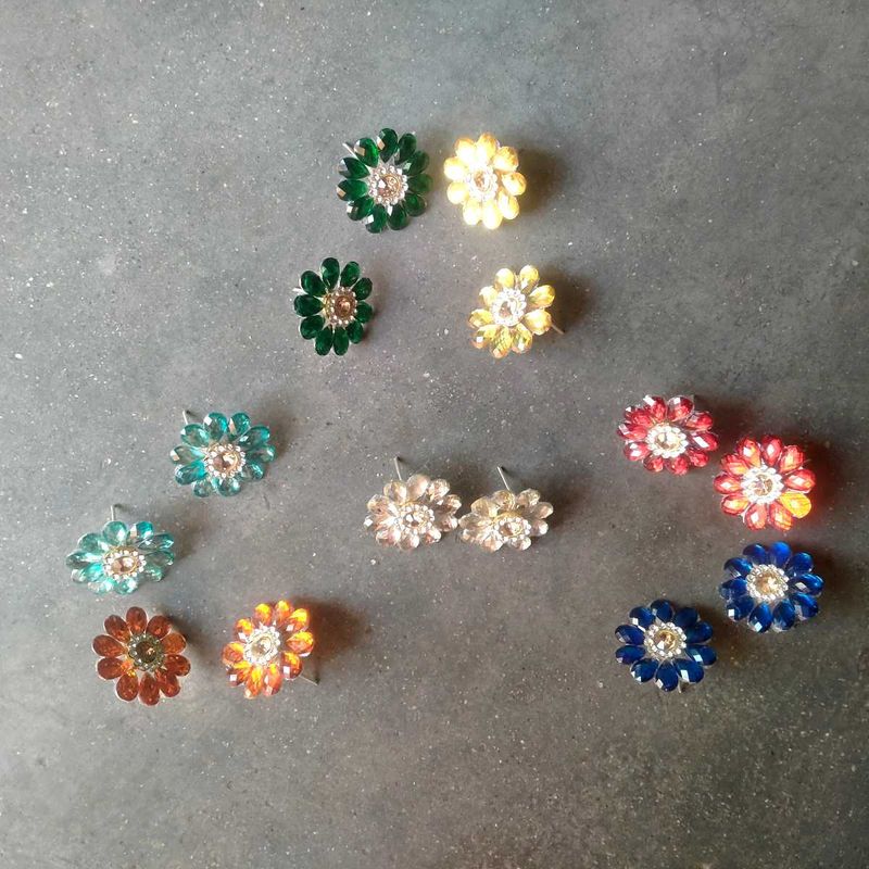 Colourful Earings Combo Set .