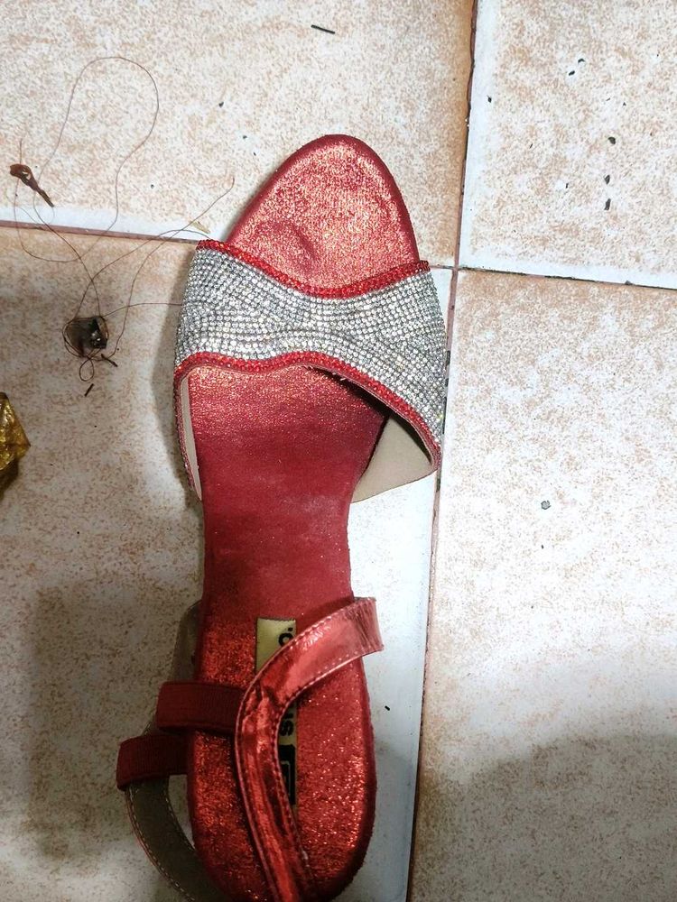 Sparkling Red Strappy Sandals 👠👠