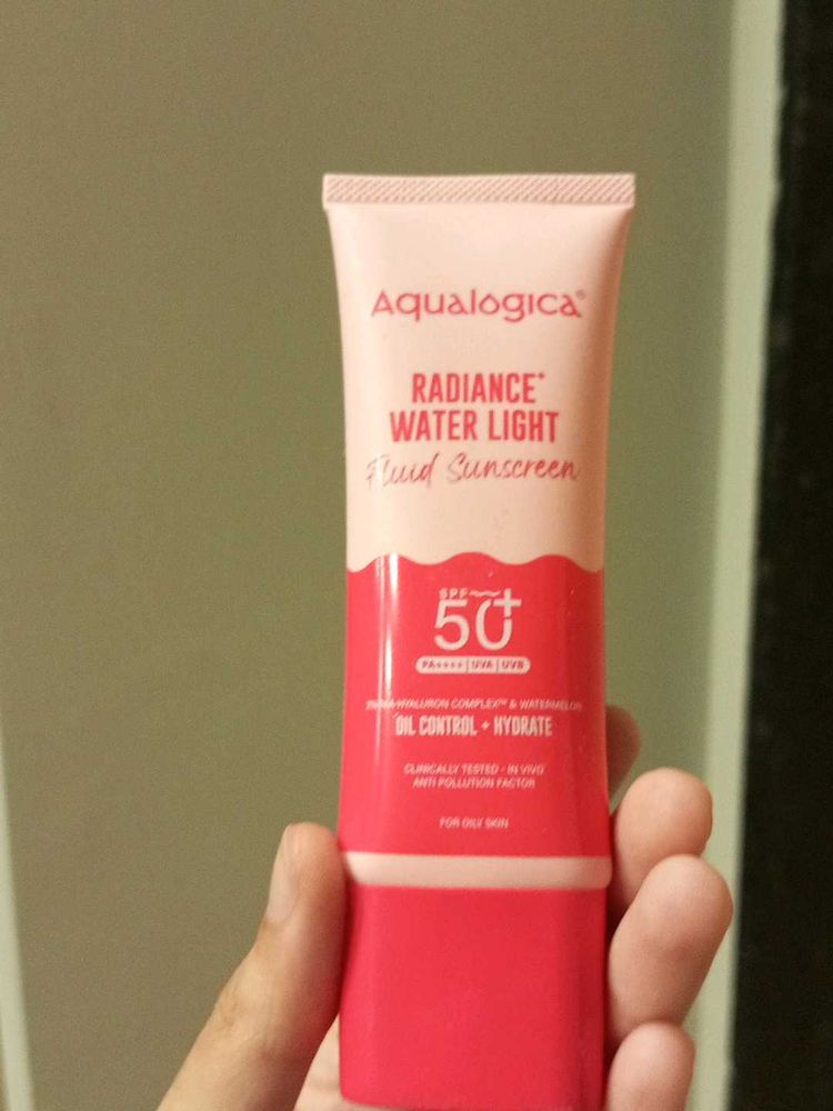 Aqualogica Radiance Water Light Fluid Sunscreen SP