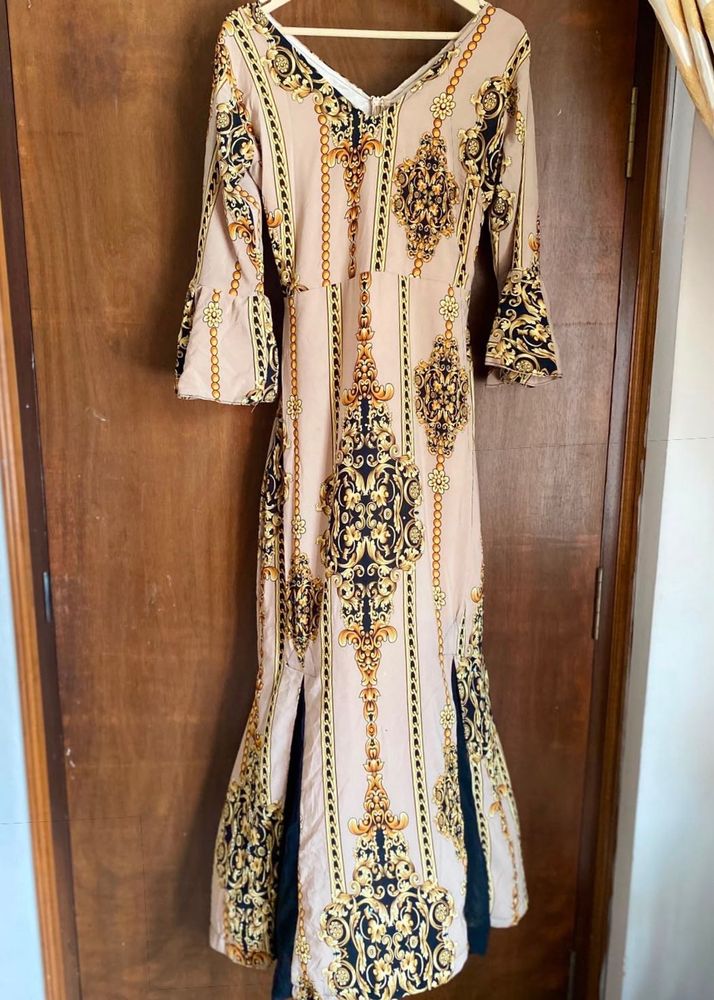 Elegant Baroque Print Fishcut Dress