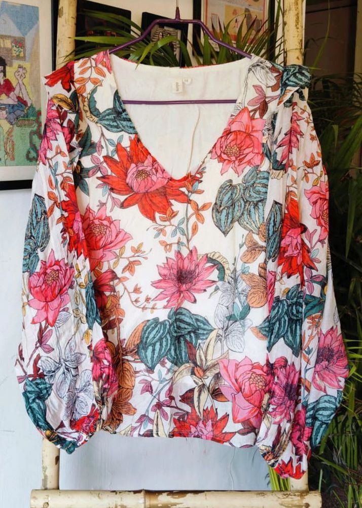 Floral Print V-Neck Long Sleeve Top