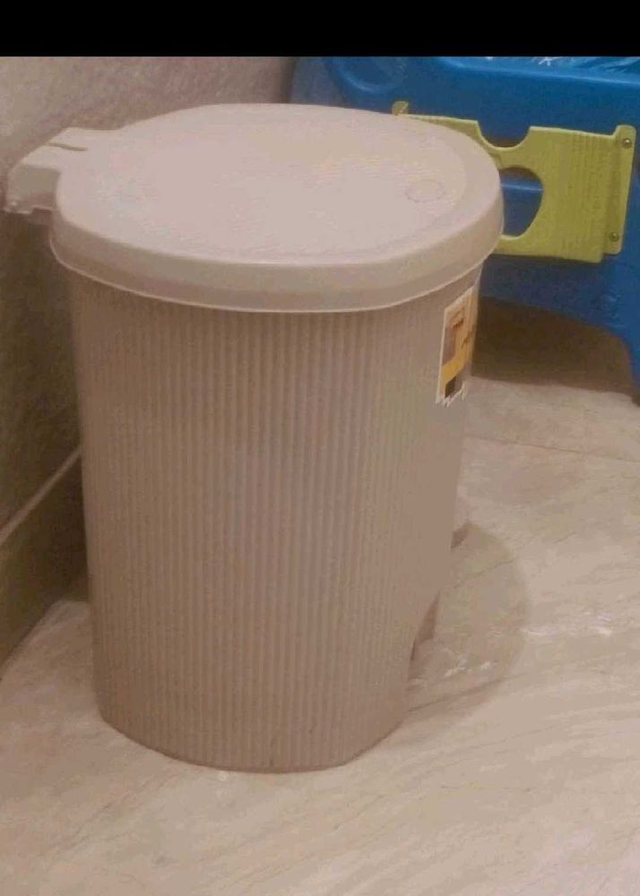 Dustbin