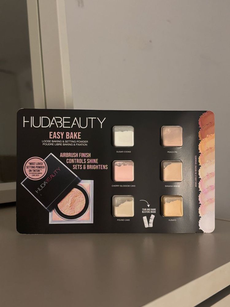 Huda Beauty Easy Bake Setting Powder Palette
