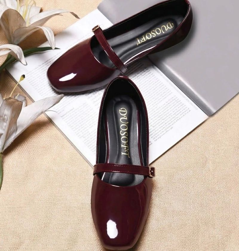 Stylish Burgundy Patent Ballet Flats
