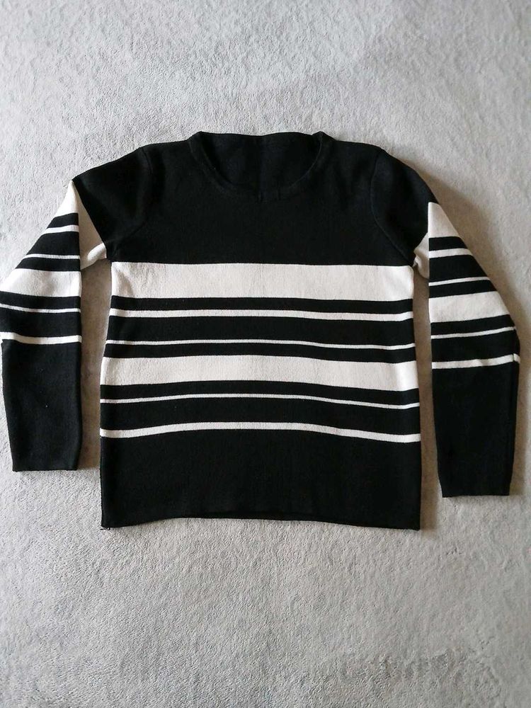 Black And White Top