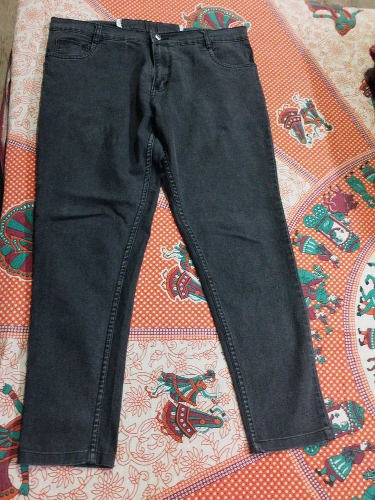 BLACK JEANS
