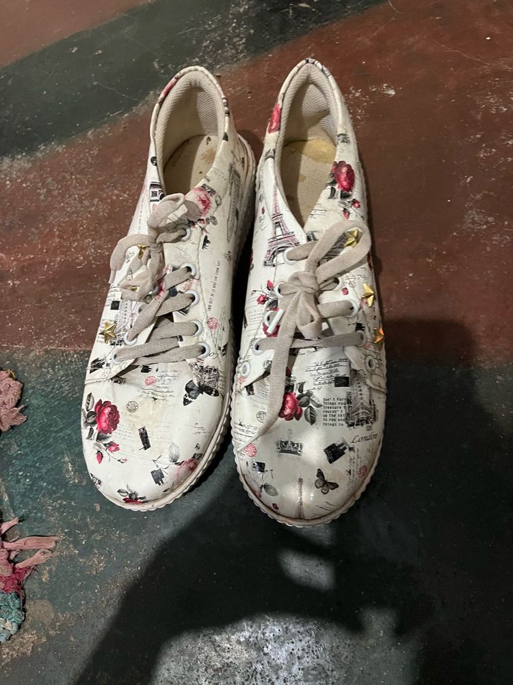 Stylish Printed Sneakers