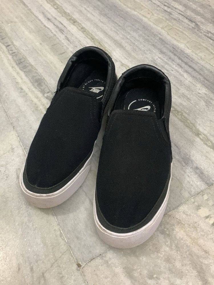 Nike court legacy Slip-On Casual Shoes