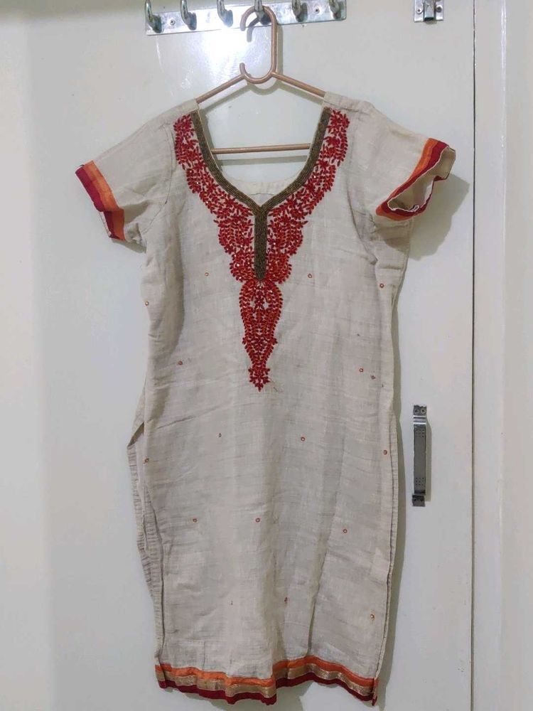 Elegant Embroidered Kurti