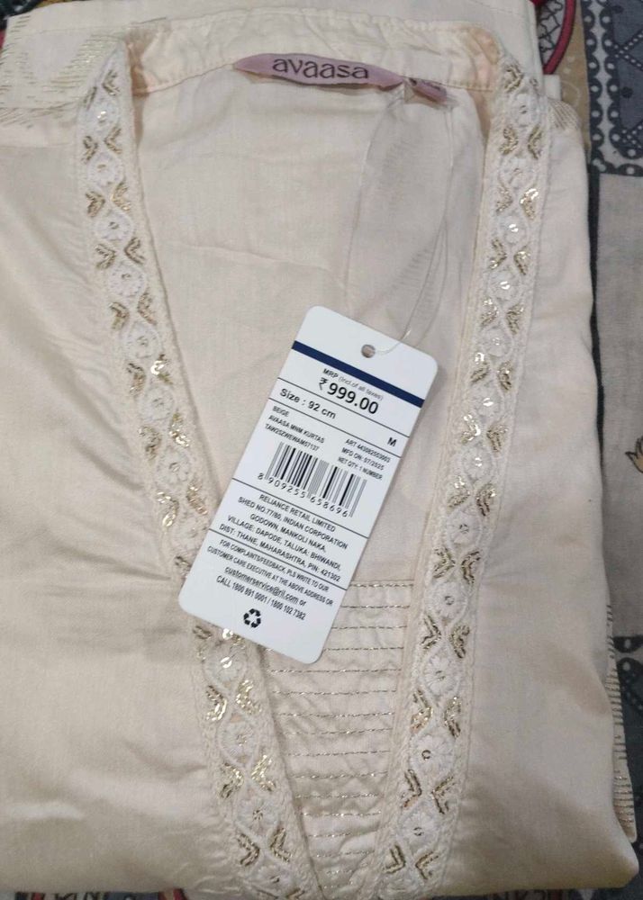 Avaasa Kurta with Embellishment