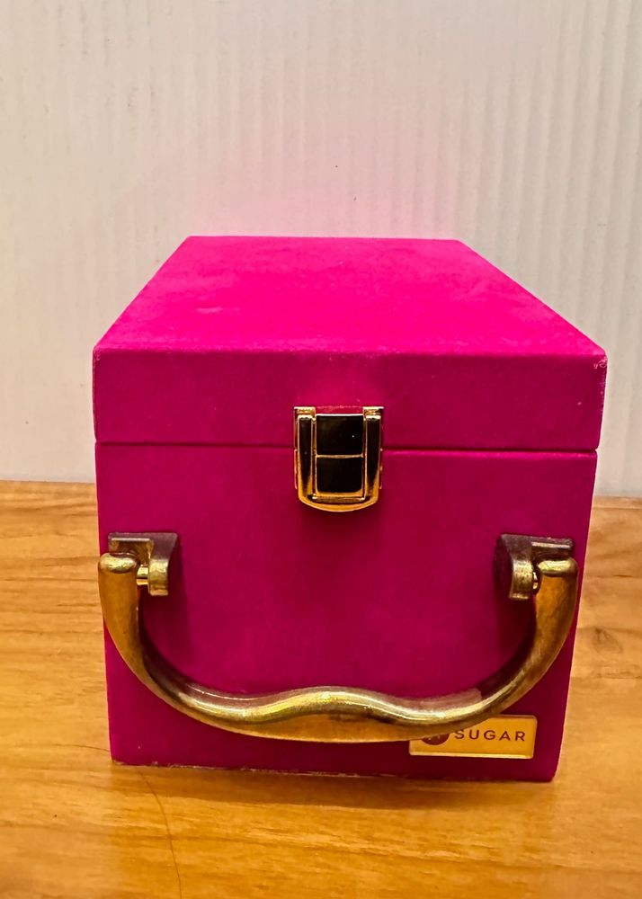 vanity box Sugar cosmetics