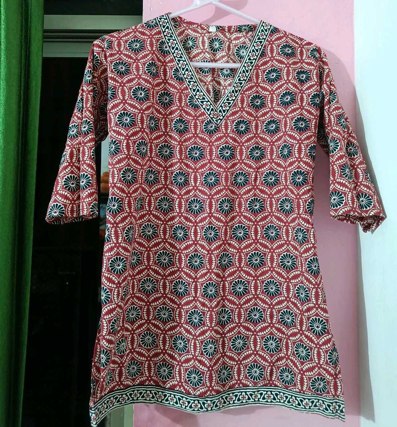 Red &amp; Blue Block Print short kurti