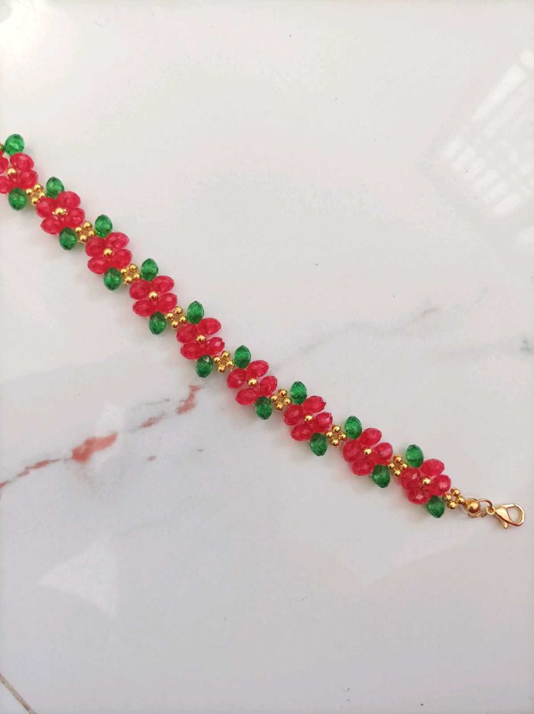 Charming Red &amp; Green Beaded Bracelet