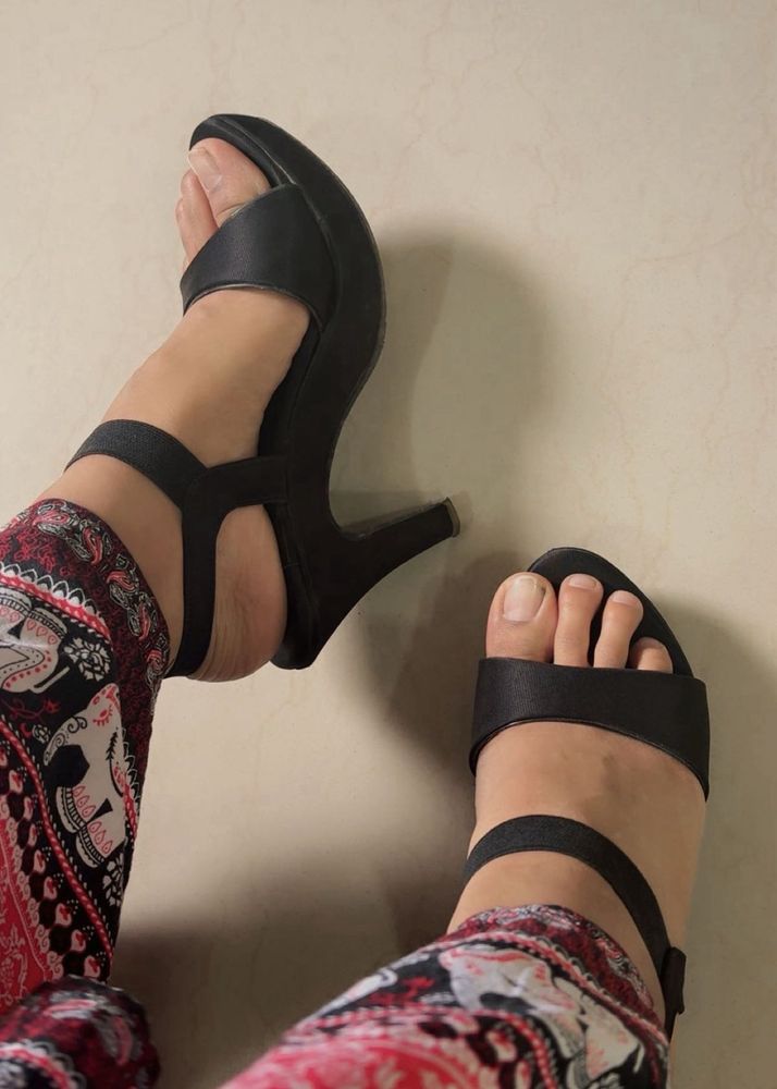 Black bossy Heels 5 inches.