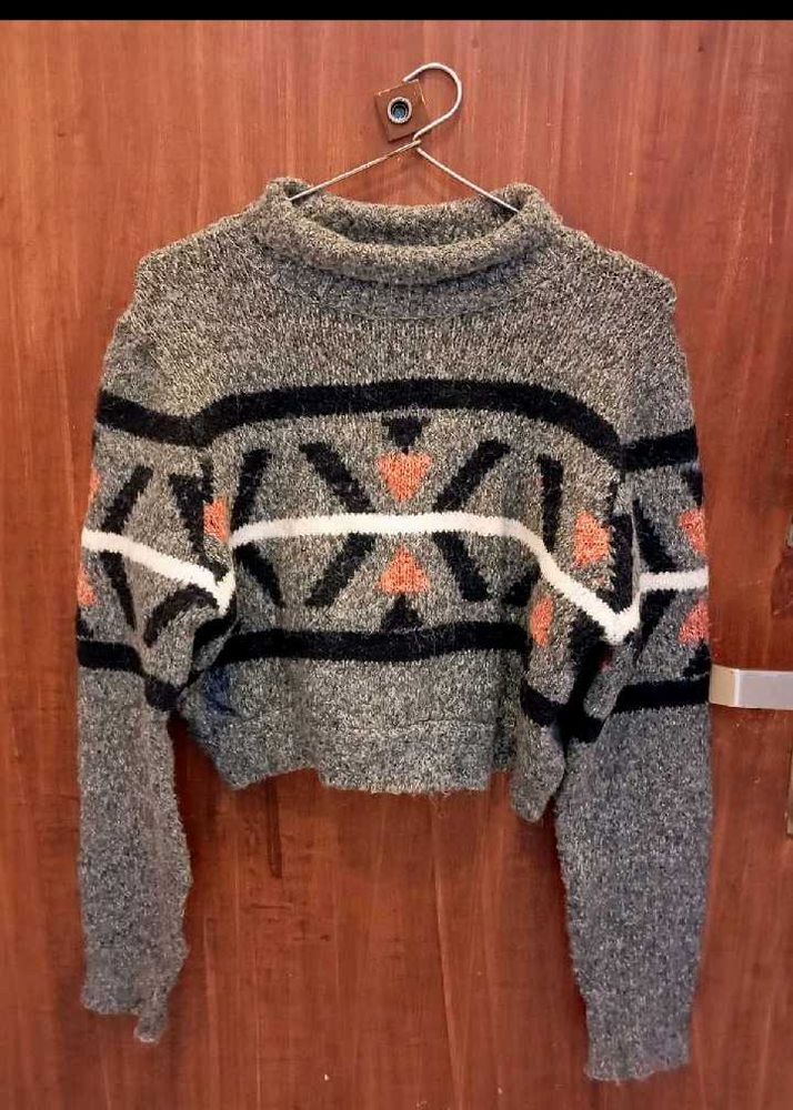 Cropped Geometric Pattern Turtleneck Sweater