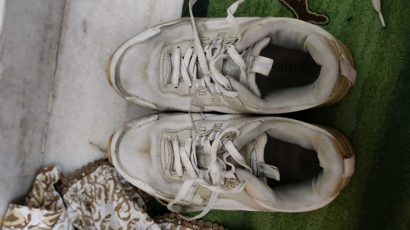 White casual shoes