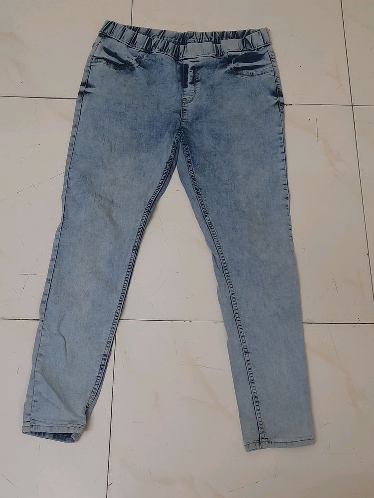 BLUE ACID WASH JEANS