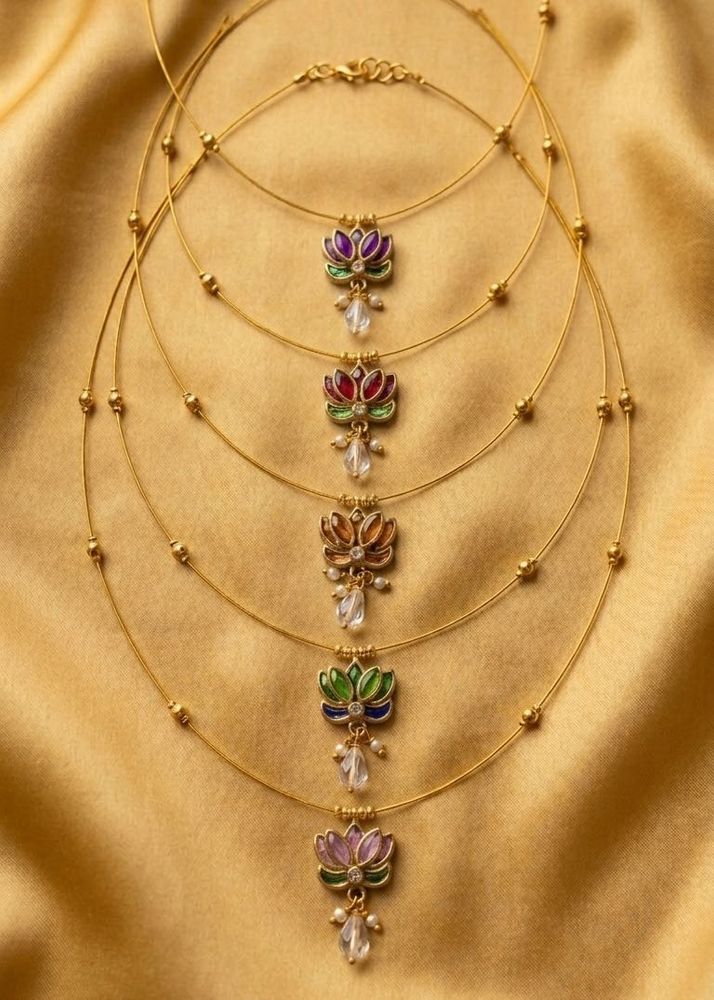 Limited offer🔥🔥 lotus Pendant Necklace Set of 5