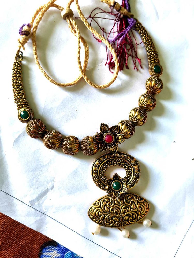 Vintage Gold Tone Beaded Necklace