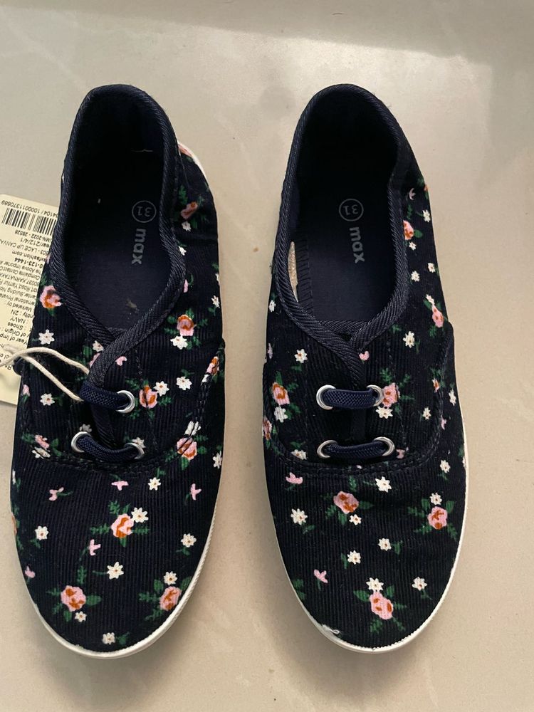 Floral Print MAX Girl Shoe