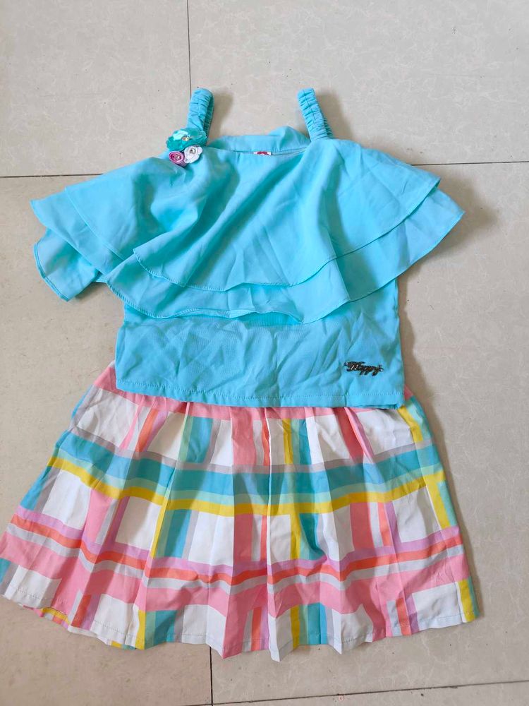 Cute Blue Top &amp; Plaid Skirt Set