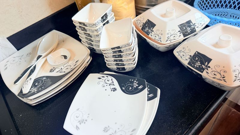 Elegant Black &amp; White Dinnerware Set