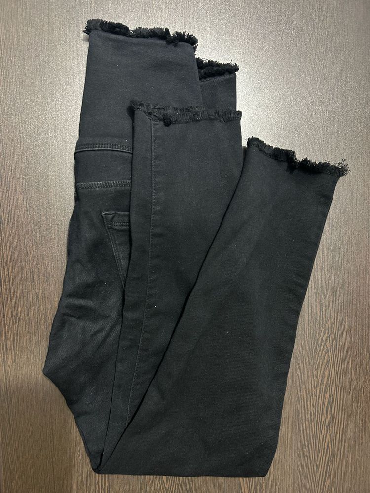 Black Frayed Hem Skinny Jeans