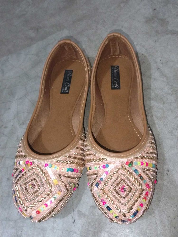 traditional Punjabi jutti you like new