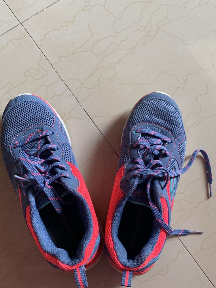 Sketchers Brand Shoes In Very Good Condition