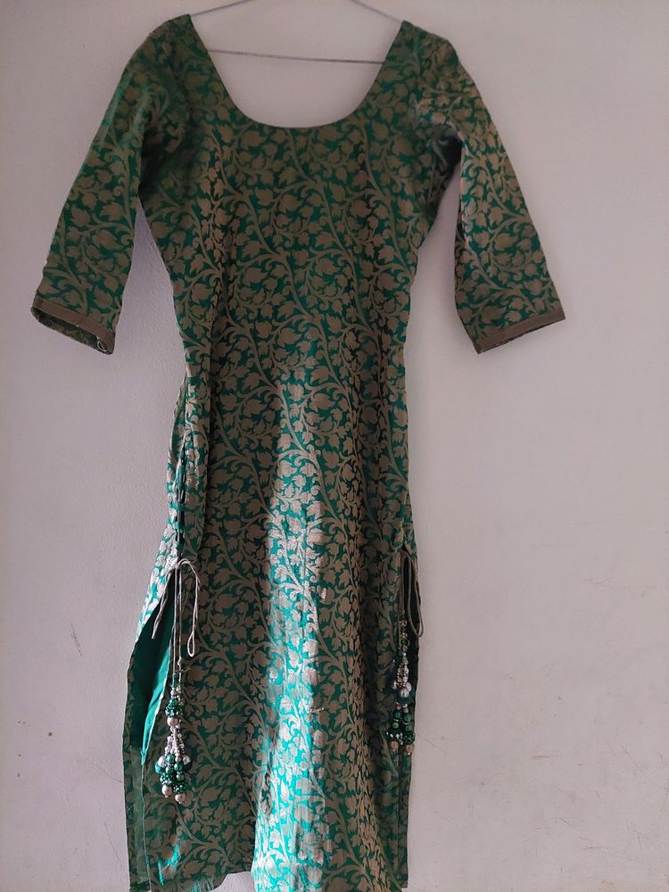 Green Long Kurti With Lining Inside