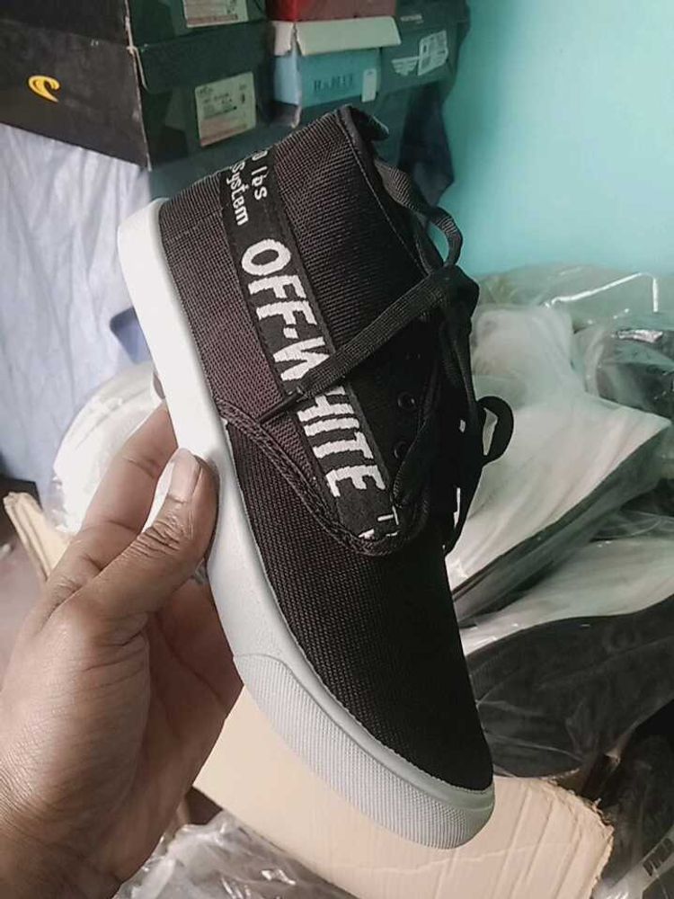 NEW NO USED SNEAKERS SHOES FOR MEN.